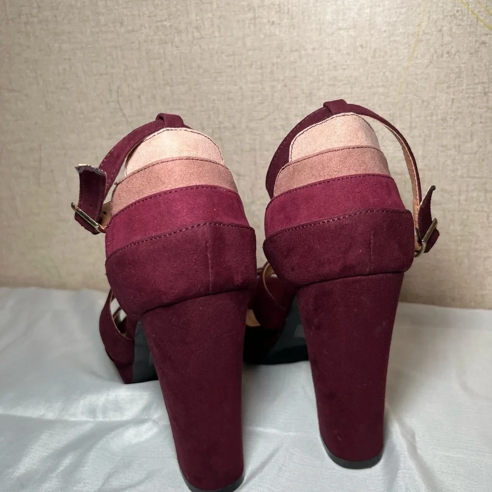 REPORT Elegant Purple Suede Heels with Ankle Strap Size 9